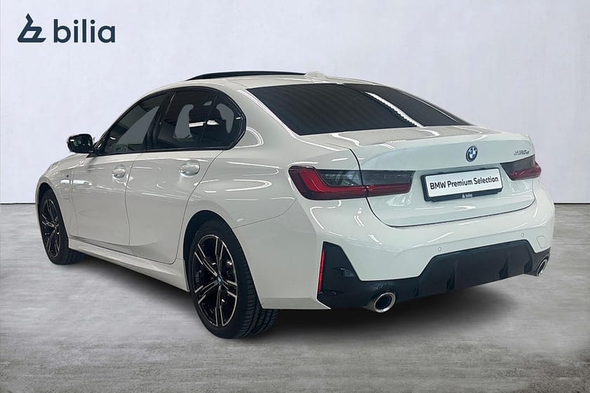 Bild 2 av BMW 330e Sedan M-Sport | Taklucka | Tonade rutor | 19" | Navi