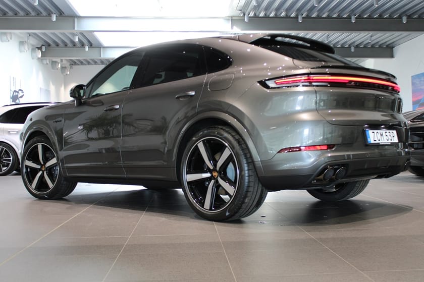 Bild 2 av Porsche Cayenne Coupé E-Hybrid BLACK EDITI