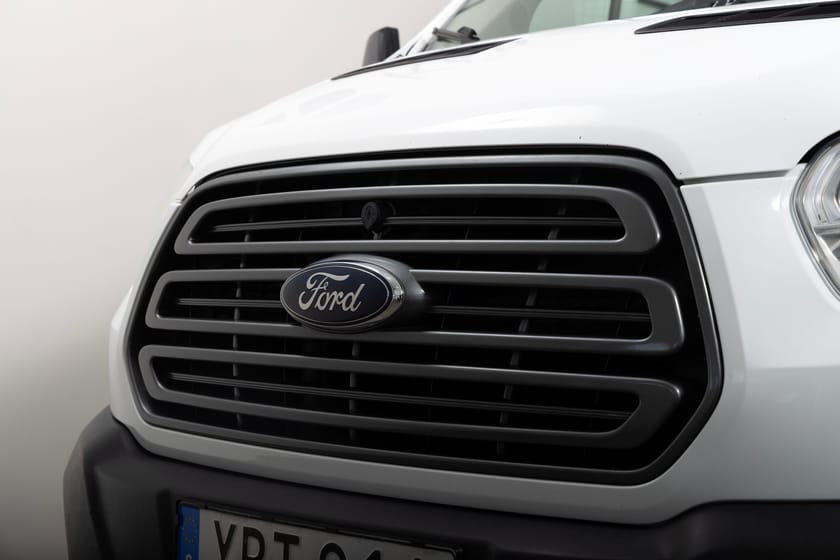 Bild 3 av Ford Transit 350 Chassi Cab 2.0 170hk Dubbla bakhjul/3.5Ton/Långflak