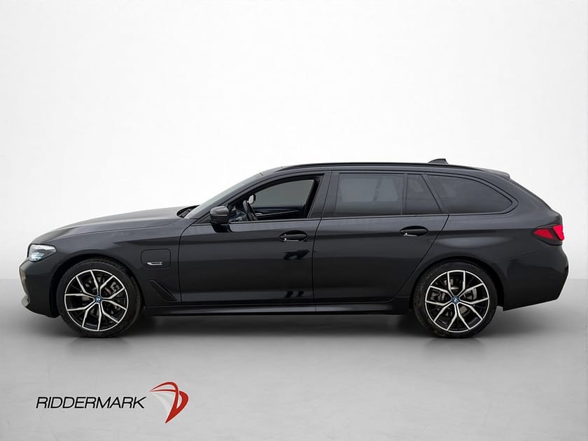 Bild 5 av BMW 530e xDrive Touring M Sport Pano HiFi Kamera Navi Skinn Drag