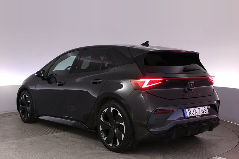 Bild 4 av CUPRA Born e-boost 77 Tech L Elstol adapFarth Kamera