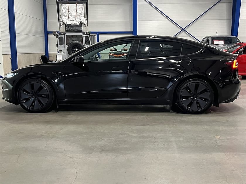 Bild 5 av Tesla Model 3 Long Range AWD 498 HK / Leasebar / Premium / Panorama / Ventiler