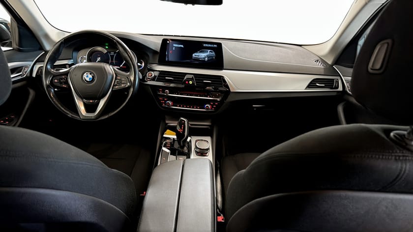 Bild 4 av BMW 520d Touring Steptronic 190hk / Kamera / Farthållare