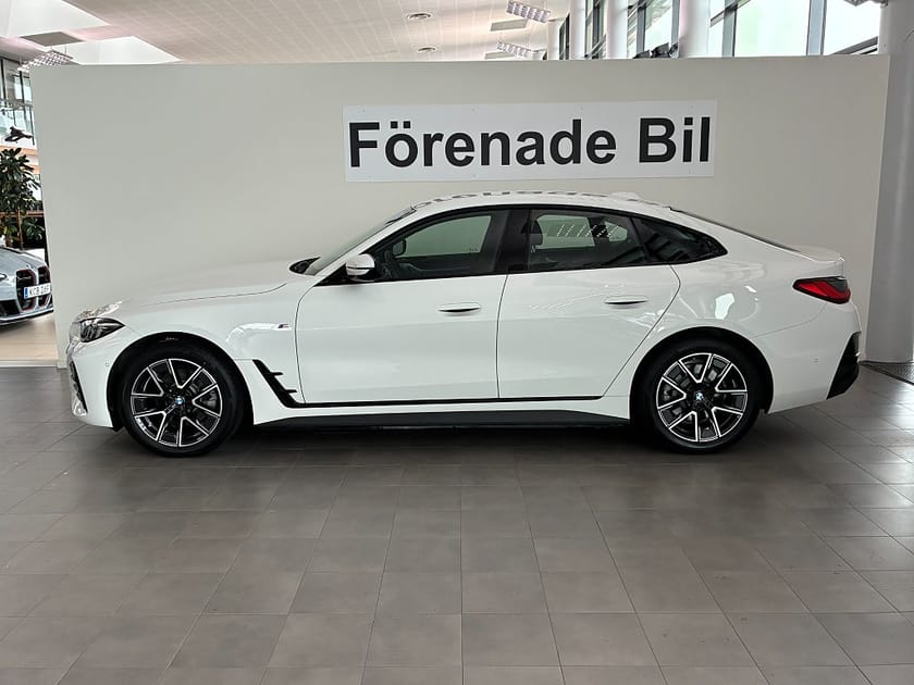 Bild 3 av BMW i4 eDrive40 Gran Coupé M-Sportpaket  Driving Assistant Drag