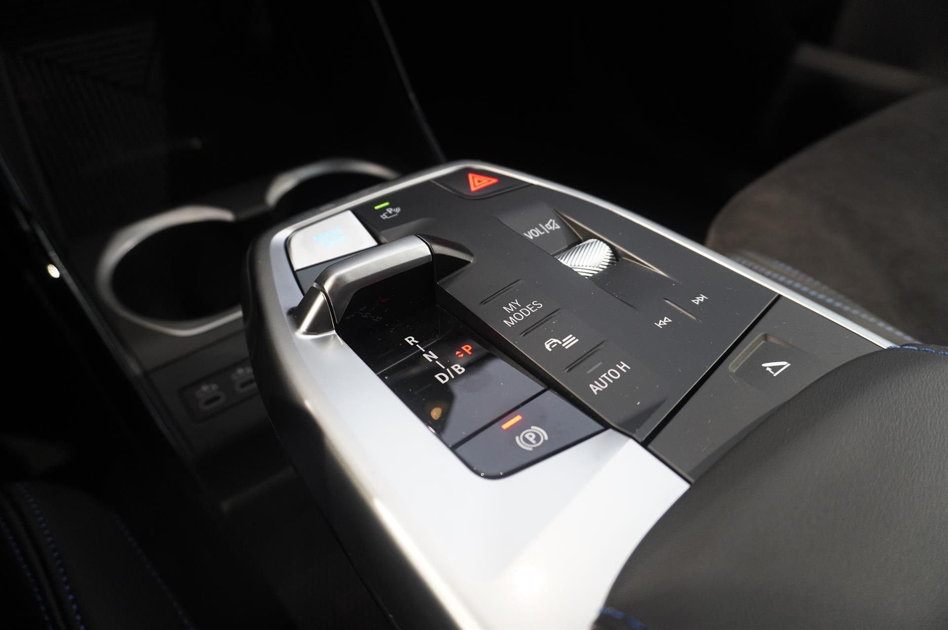 BMW iX1 eDrive20, 204ps, 2026