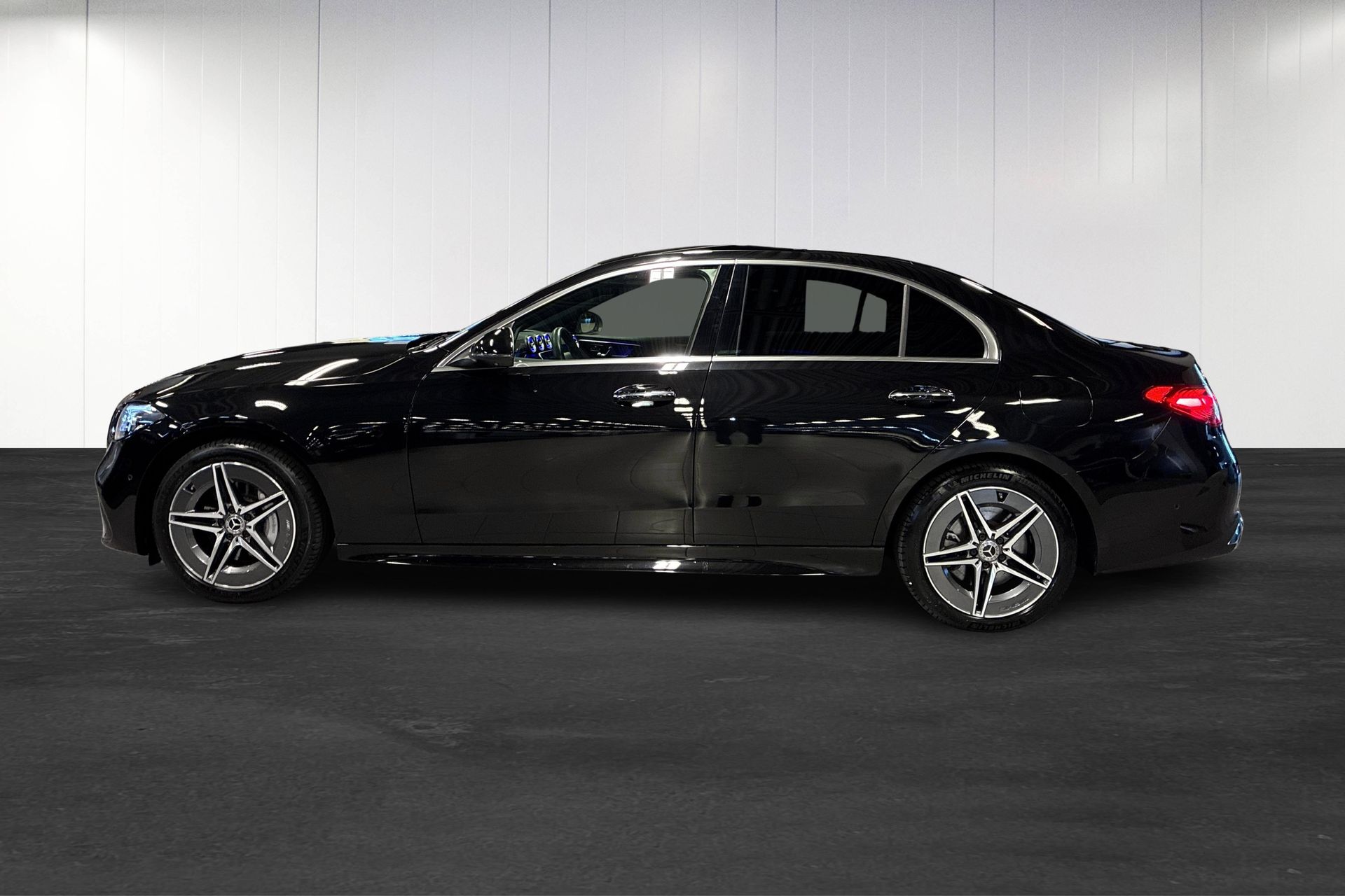 Mercedes-Benz C 300 e 9G 2023, bild 7/10