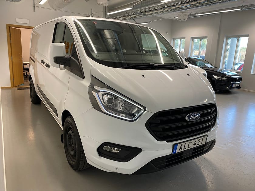Bild 2 av Ford Transit Custom 300 2.0 EcoBlue Drag Lång  P-värme Moms Leasebar