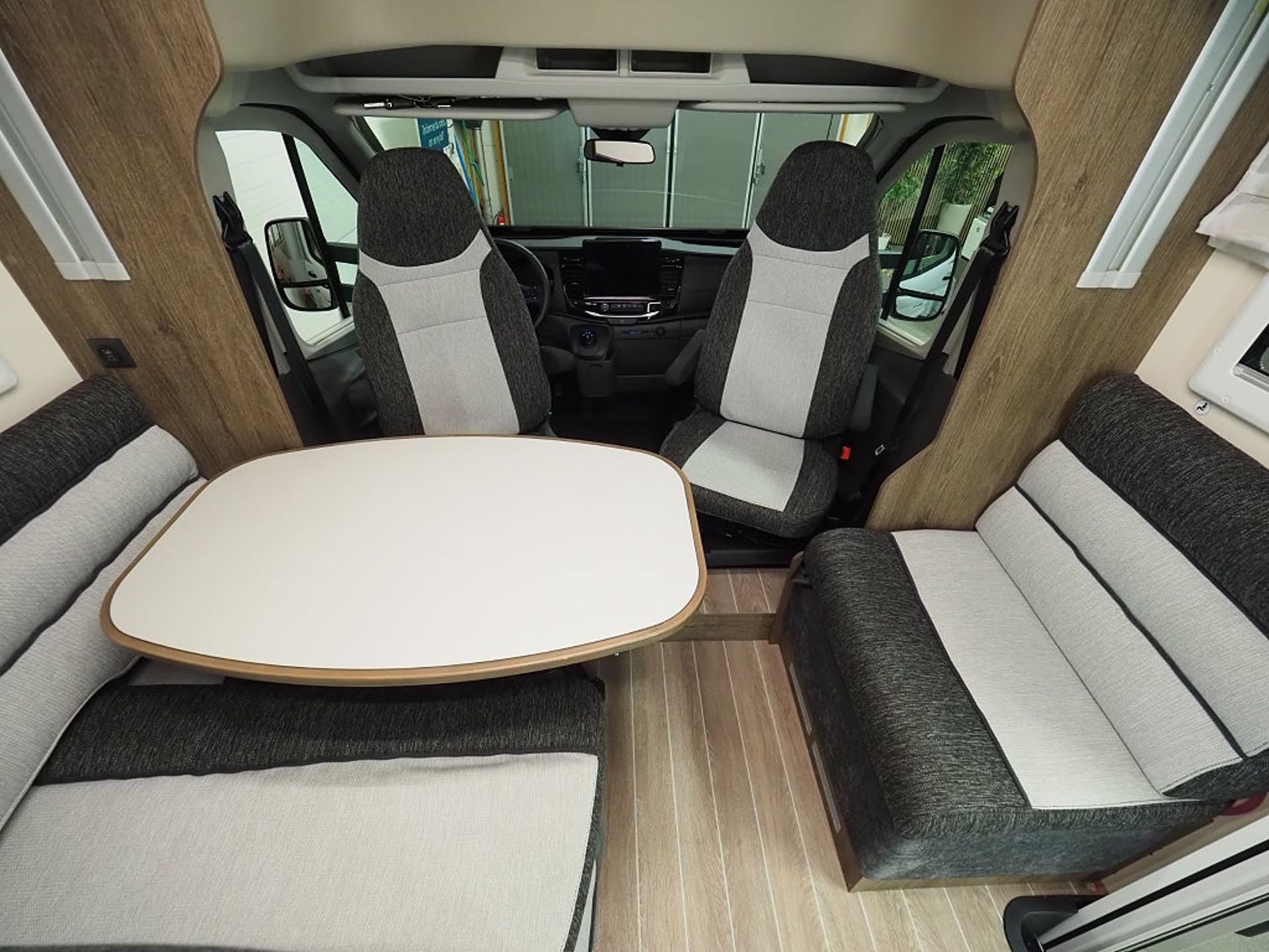 Caravans International Campervan Ford 2025, photo 7/10