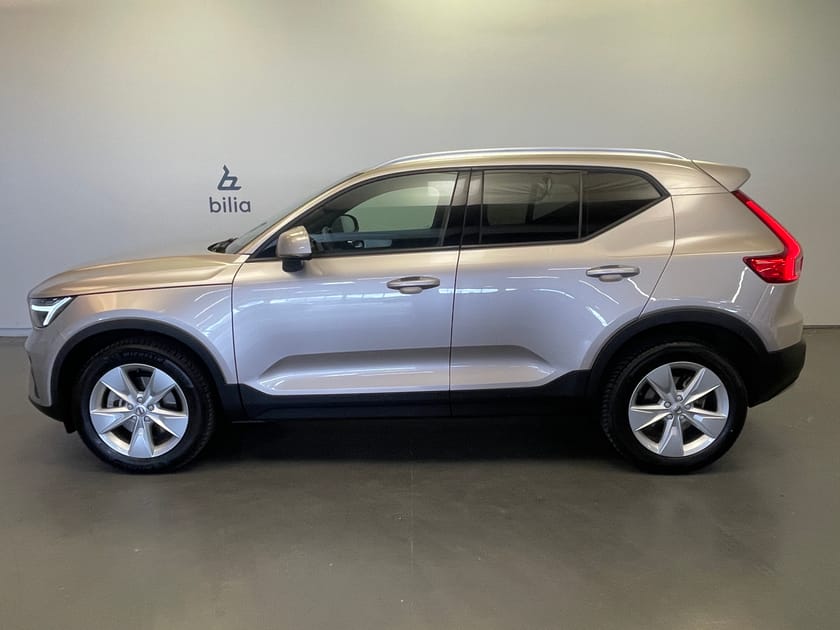 Bild 2 av Volvo XC40 B4 FWD Bensin Core SE II / Navigation / Backkamera / ISOFIX /