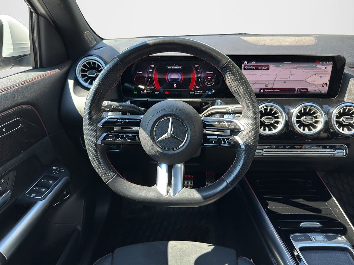 Mercedes-Benz GLA 250 e, bild 12 av 18