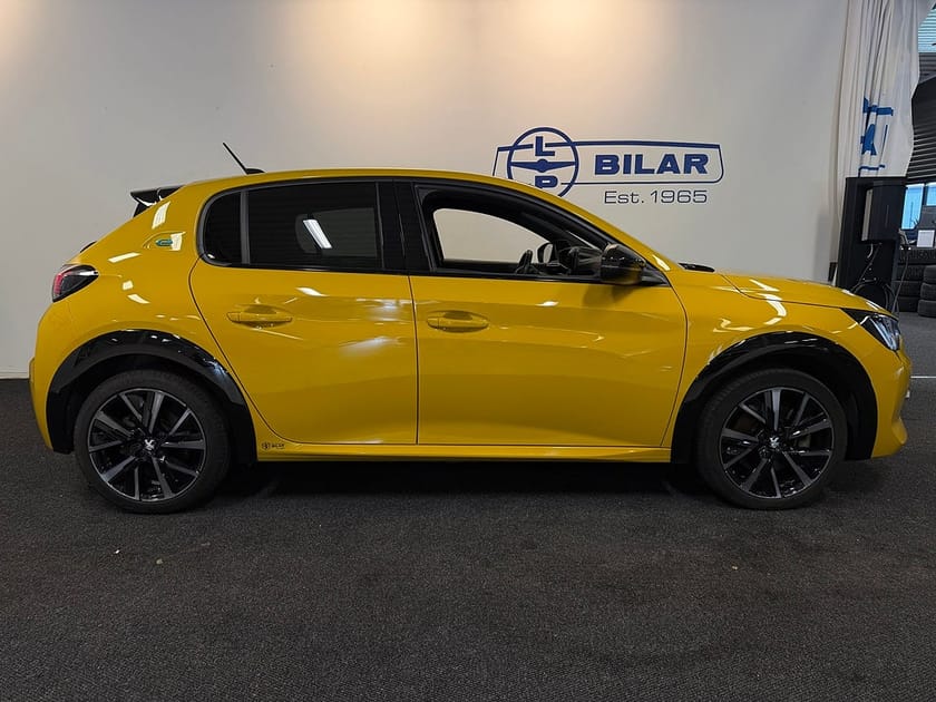 Bild 2 av Peugeot e-208 GT 50kWh | Adaptiv farth/ Kamera/ GPS/ keyless/ Vhjul