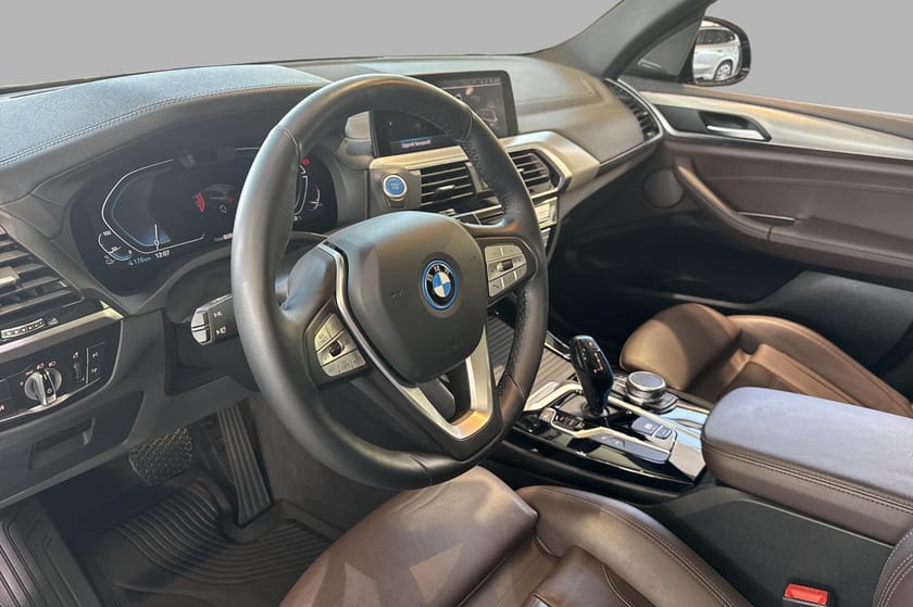 Bilde 5 av BMW iX3 Fully Charged, Panorama, Hengerfeste, Harman, Head-up