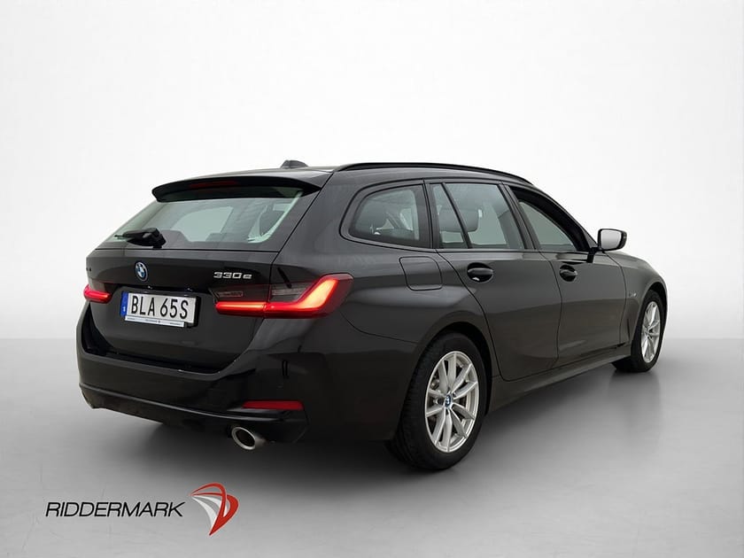 Bild 4 av BMW 330e xDrive Touring 292hk Navi CarPlay Sensorer MOMS