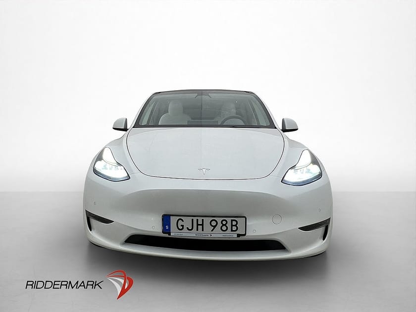 Bild 3 av Tesla Model Y Long Range AWD Pano Ljus Interiör Kamera