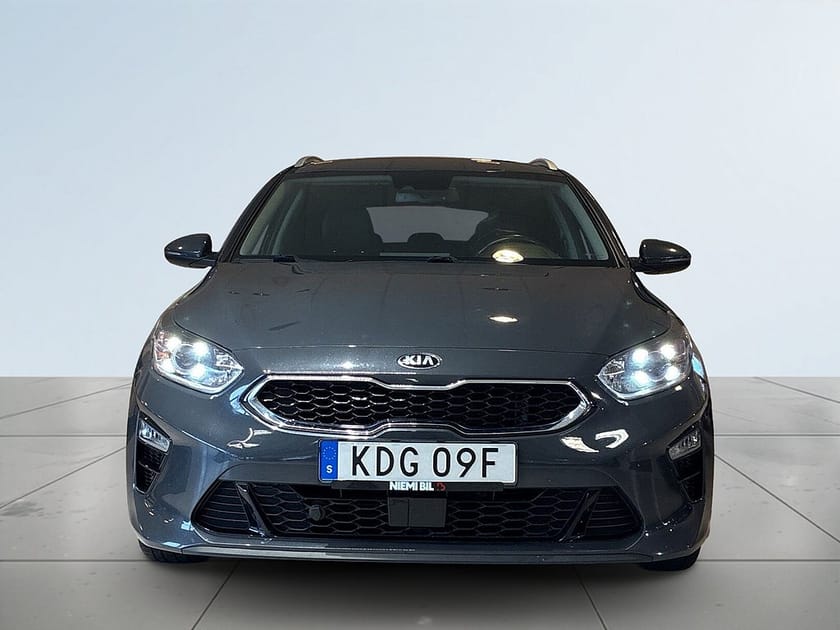 Bild 2 av Kia Ceed Sportswagon 1.4 T Backkamera Rattvärme Mvärme S&V-däck