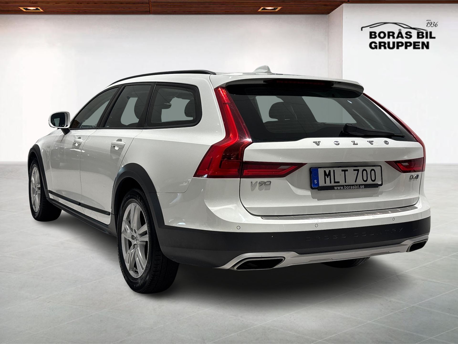 Volvo V90 Cross Country D4 AWD Business 2018, bild 2/10