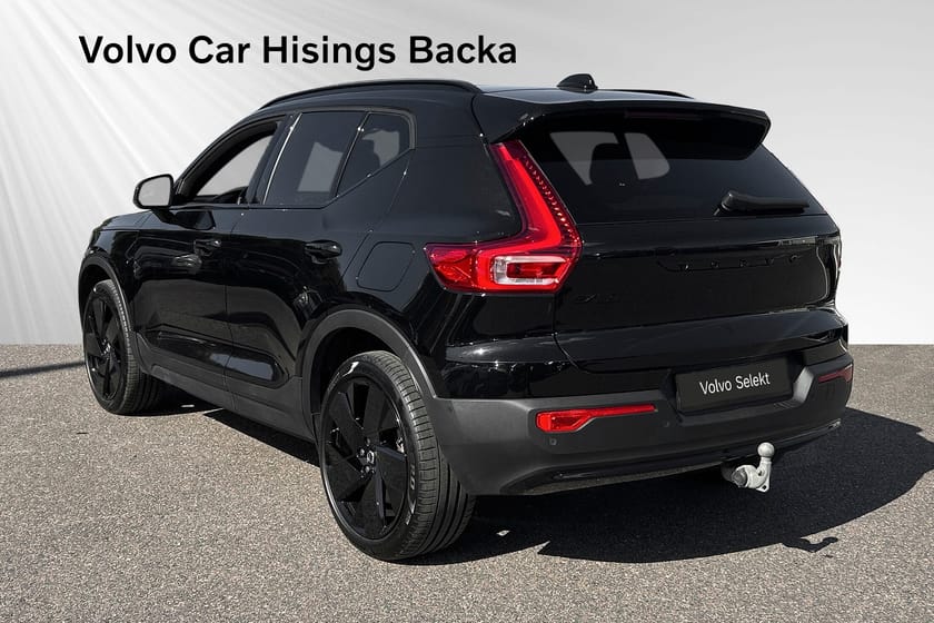 Bild 5 av Volvo EX40 Twin Motor Performance M Ultra Black Edt | Dragkrok