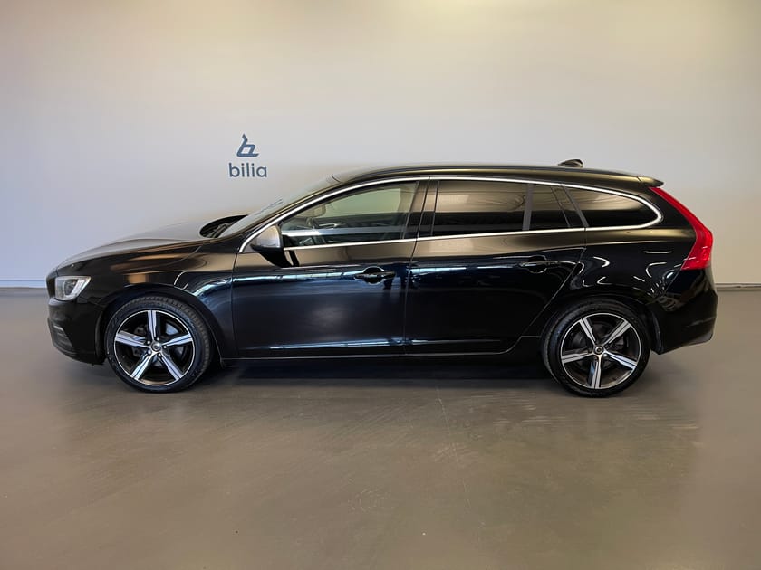 Bild 2 av Volvo V60 D4 Business Advanced R-Design / Backkamera / Navigation /