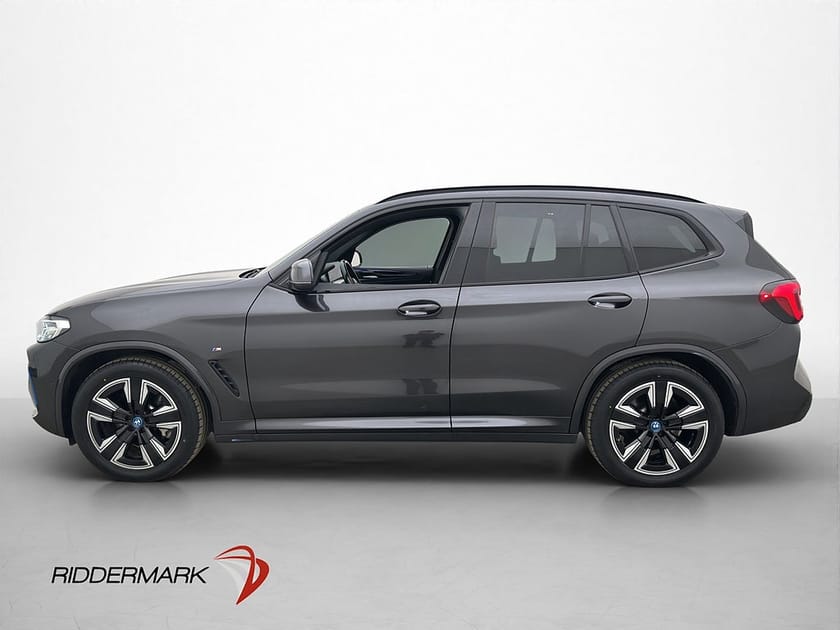 Bild 3 av BMW iX3 286hk M-Sport Pano Skinn Kamera Drag CarPlay MOMS