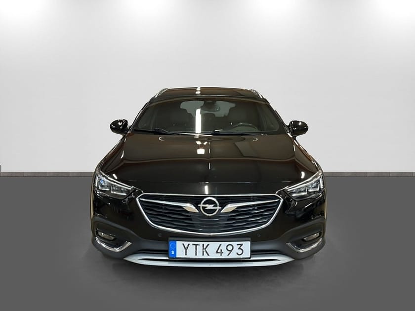 Bild 2 av Opel Insignia Country Tourer 2.0T 260hk 4x4 Business Drag/360°kamera