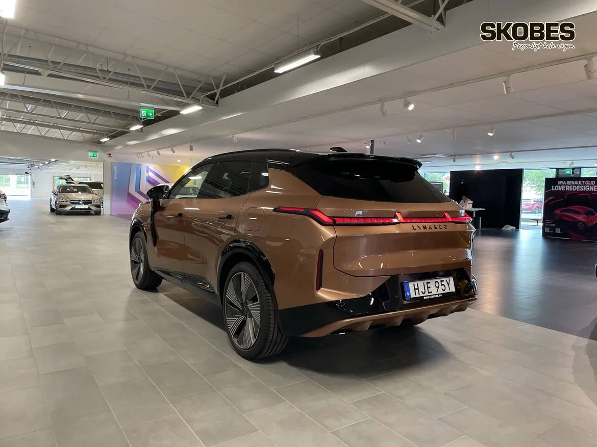 Lynk & Co 08 PHEV