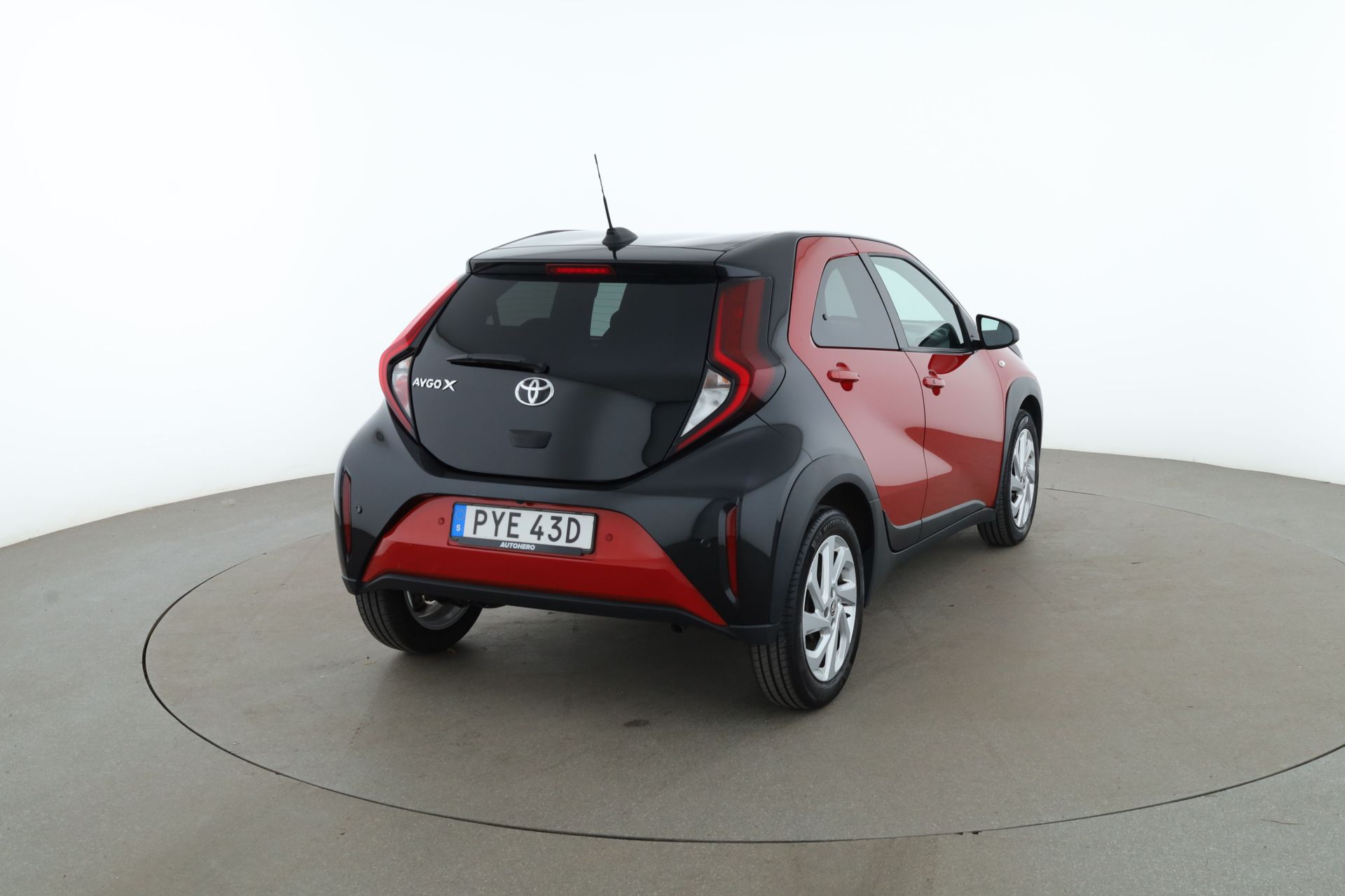 Toyota Aygo X 1.0 VVT-i 2022, photo 6/10