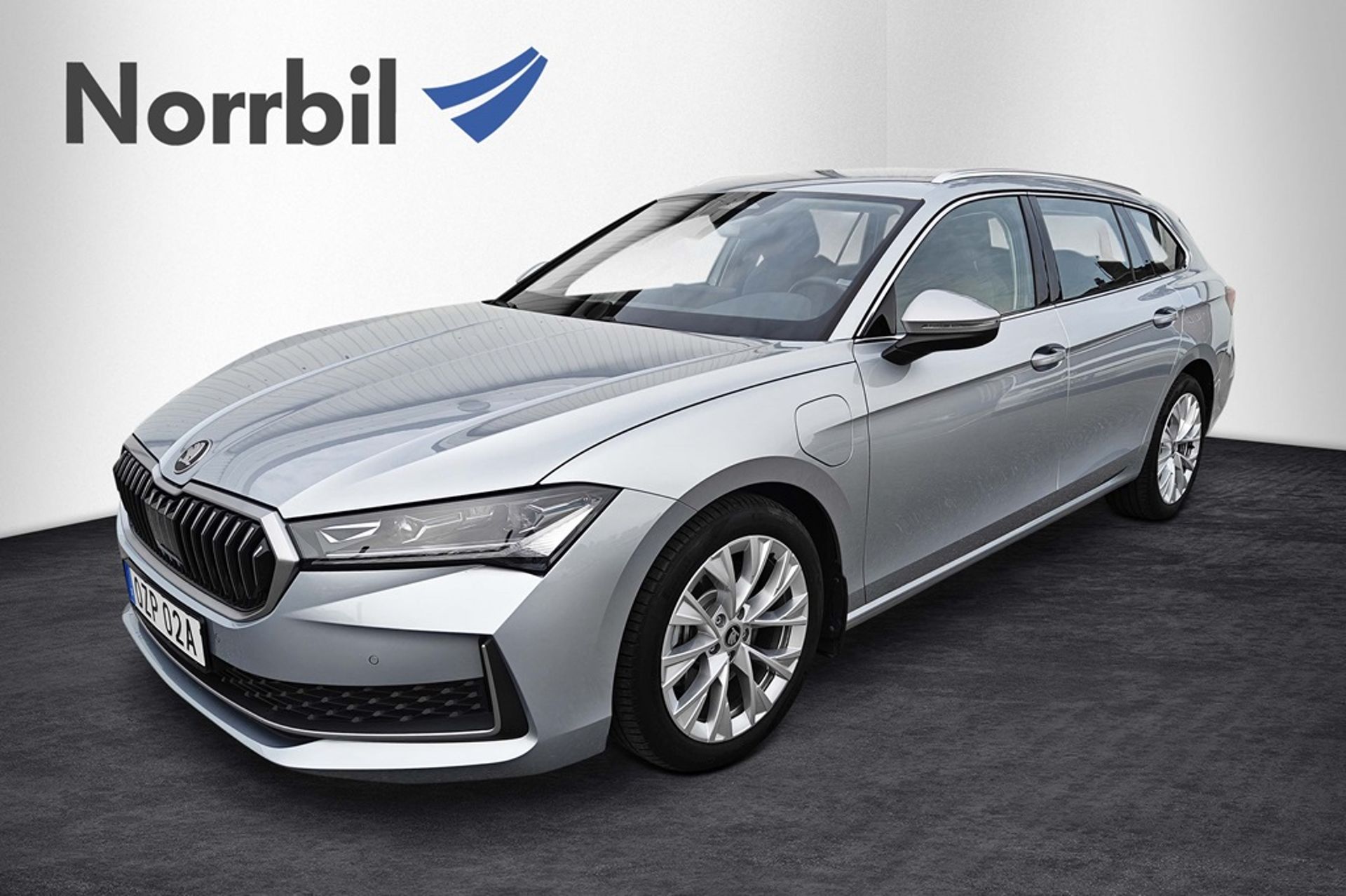 Skoda Superb 2025, bild 2/10