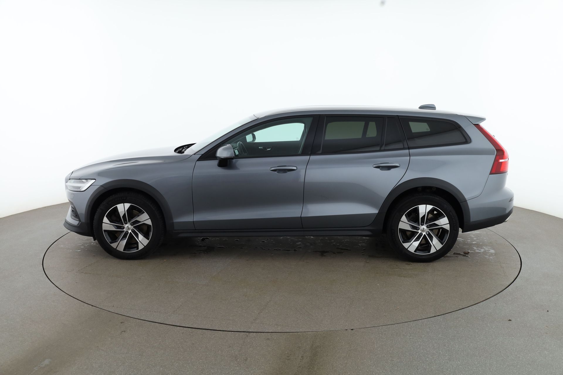 Volvo V60 Cross Country 2021, photo 2/10