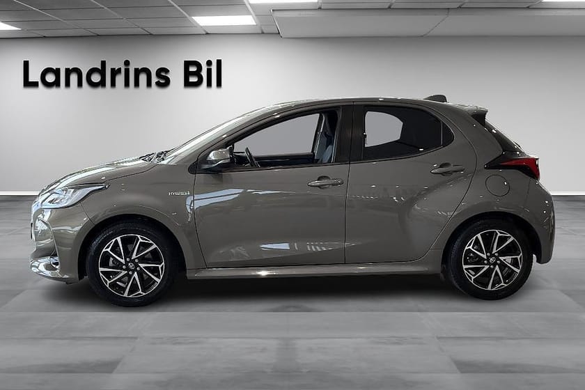 Bild 4 av Toyota Yaris Hybrid Active Plus *Vinterhjul*Dragkrok*