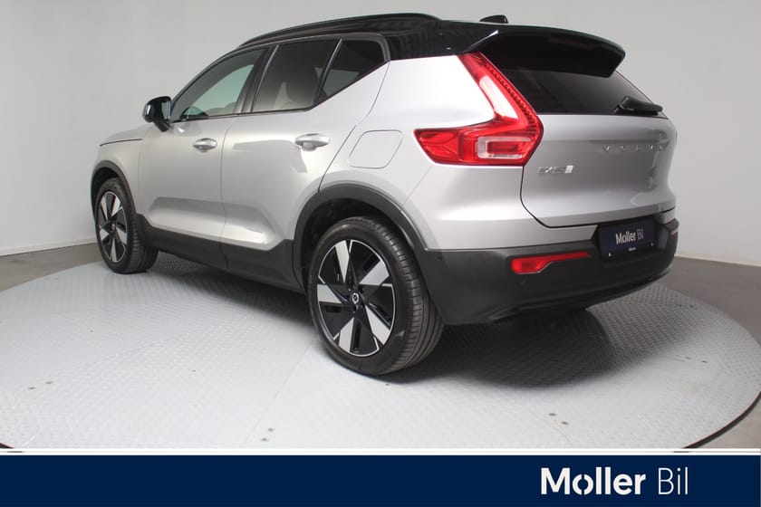 Bilde 5 av Volvo EX40 Twin 442hk Performance AWD Plus Black Edition
