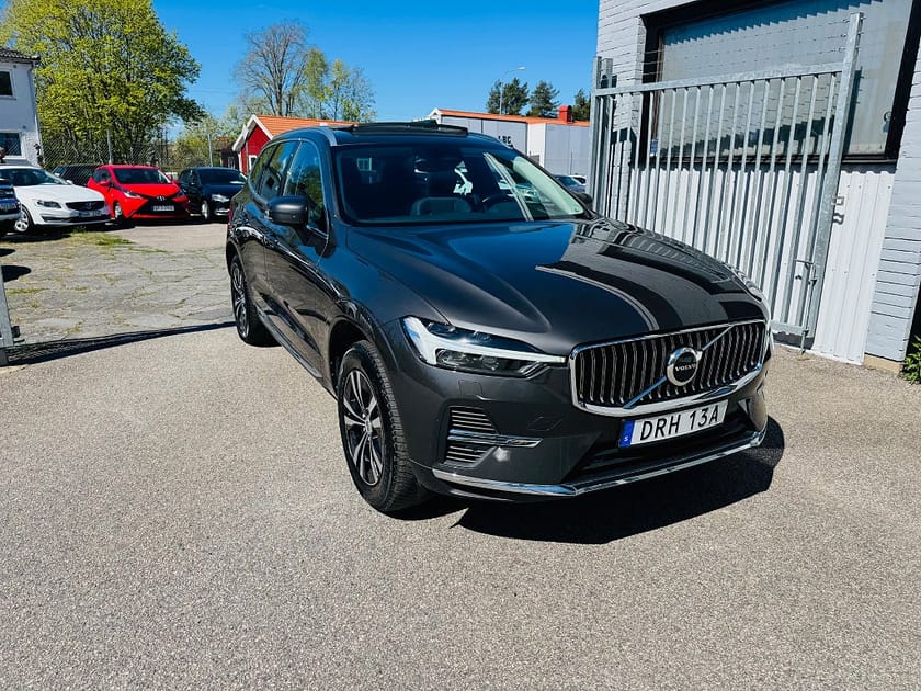 Bild 1 av Volvo XC60 Recharge T6 AWD 350HK / PANORAMA / NAVI / DRAG