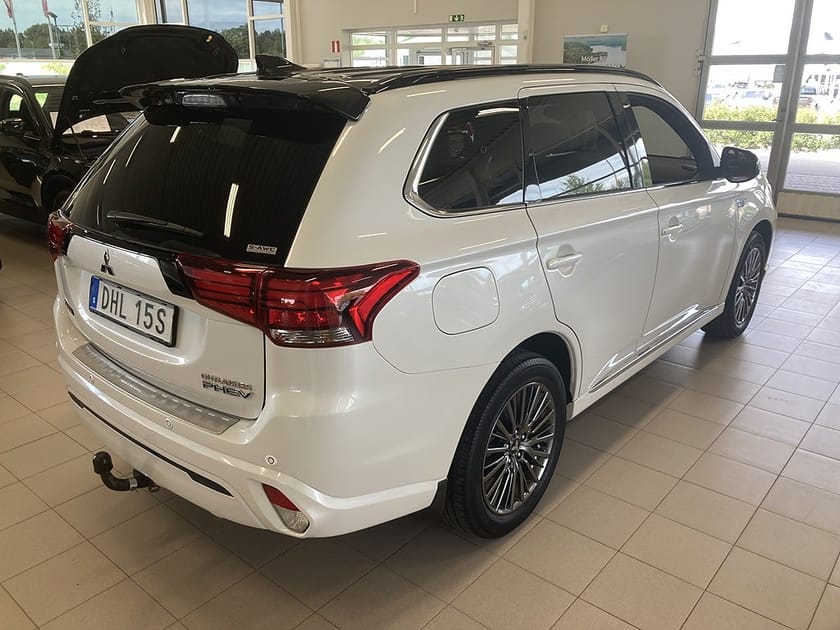Bild 5 av Mitsubishi Outlander PHEV PHEW 4WD S-edition Drag Läder Taklucka