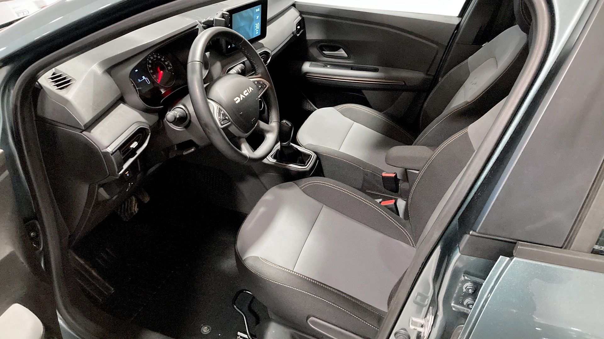 Dacia Sandero Stepway 1.0 TCe 2025, bild 4/9