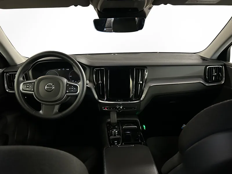 Bild 8 av 15 – Volvo V60 Recharge T6 II Inscr Expression Inscription Expression