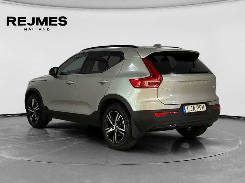 Bild 2 av Volvo XC40 B3 FWD Bensin Plus Dark