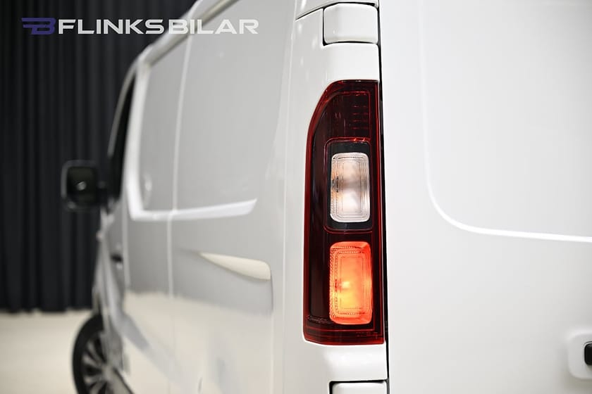 Bild 5 av Nissan NV300 Skåpbil 2.0 dCi 145HK L2 Inredning|Drag|Värmare|GPS|Backkamera