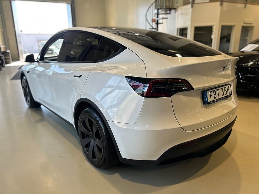 Bild 4 av Tesla Model Y Standard Range RWD 299hk / Drag / Moms