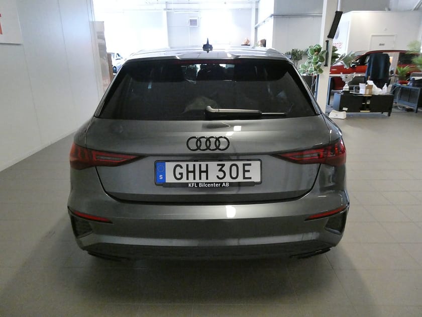 Bild 5 av Audi A3 Sportback 45 TFSI e S line Värmare-B&O-360°-Carplay-SoV