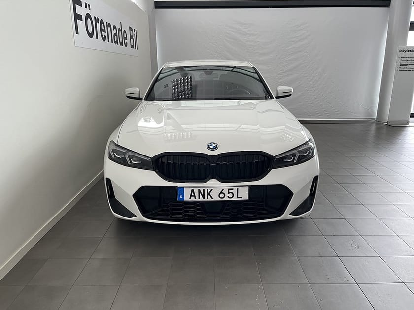 Bild 2 av BMW 330e xDrive Sedan M Sport Pro H/K Drag Rattvärme Adpt Farth