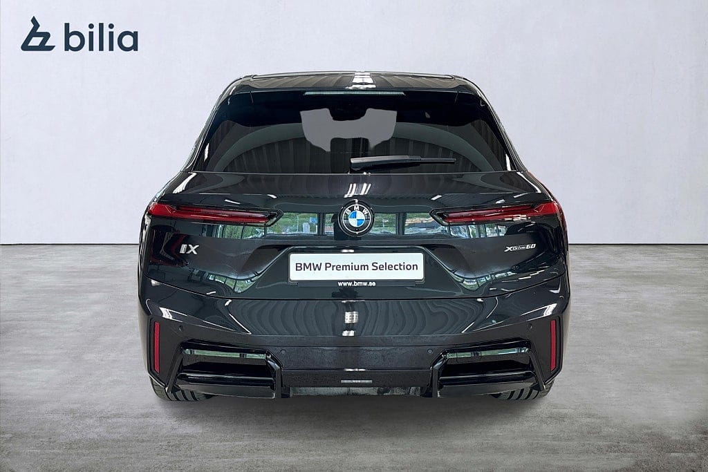 BMW iX xDrive60, 544ps, 2025
