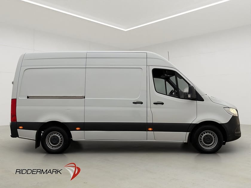 Bild 2 av Mercedes-Benz Sprinter 315 CDI RWD Panel Van L2H2 Värmare Kamera CARPLAY Moms