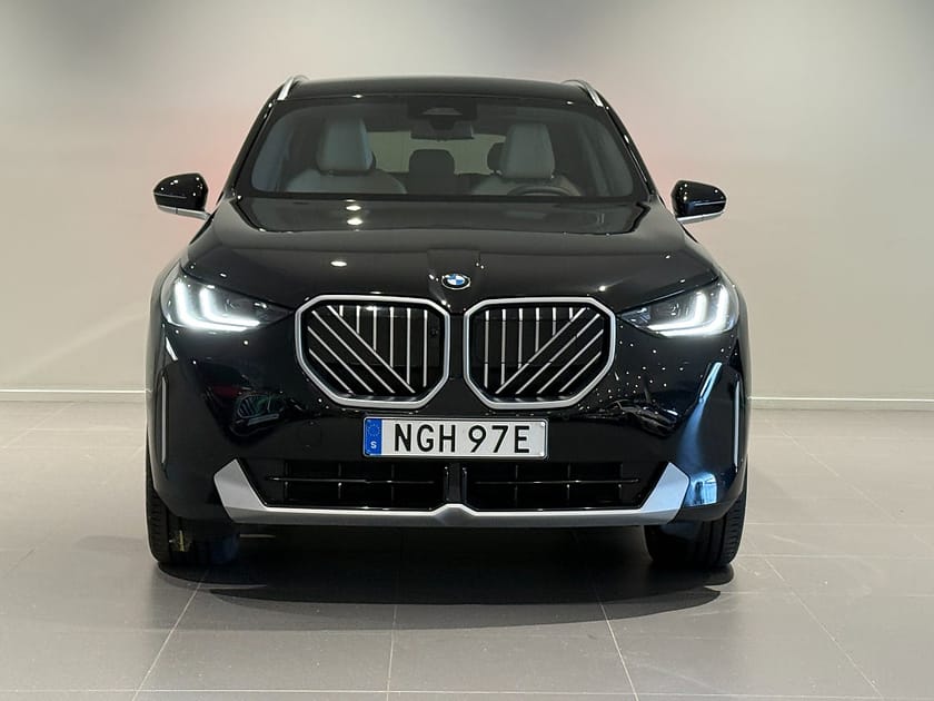 Bild 2 av BMW X3 30e xDrive Innovation Drag AdptFarth HuD H/K 20" Elstol