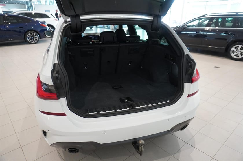 Bild 5 av BMW 320d xDrive Touring M Sport Drag Aut HiFi LED PA