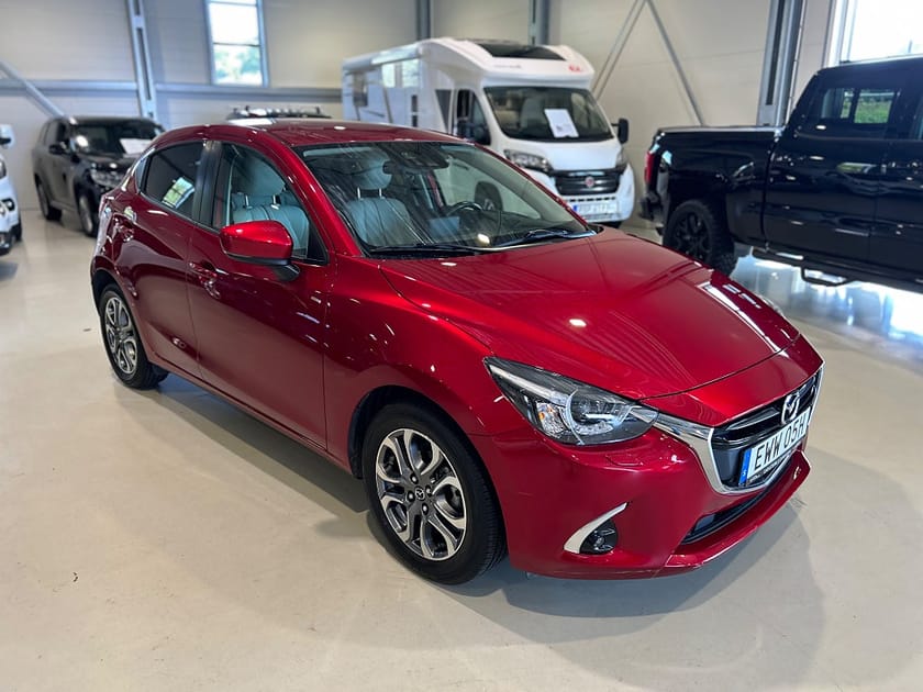 Bild 2 av Mazda 2 5-dörrar 1.5 SKYACTIV-G Optimum / HUD / En brukare