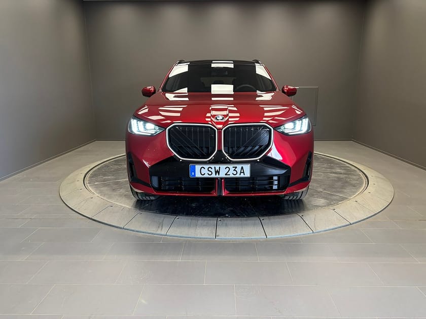 Bild 2 av BMW X3 30e xDrive M Sport Pro | Panorama | Harman Kardon
