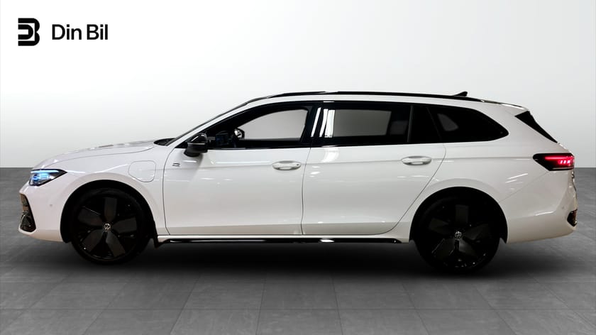 Bild 3 av Volkswagen Passat Variant eHybrid 272hk DSG/R-Line Signature/Edition m.m