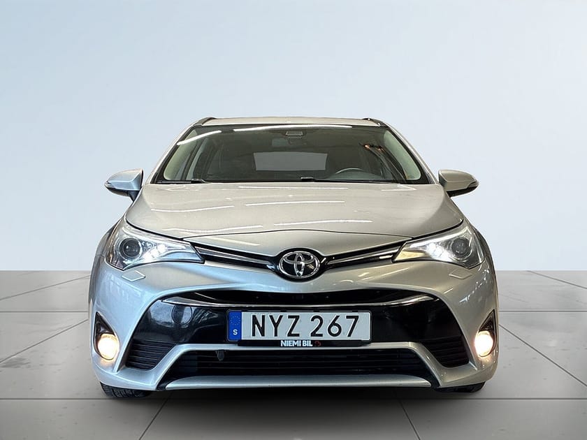 Bild 2 av Toyota Avensis Kombi 1.8 Active Dragkrok Backkamera Mvärmare S&V-däck