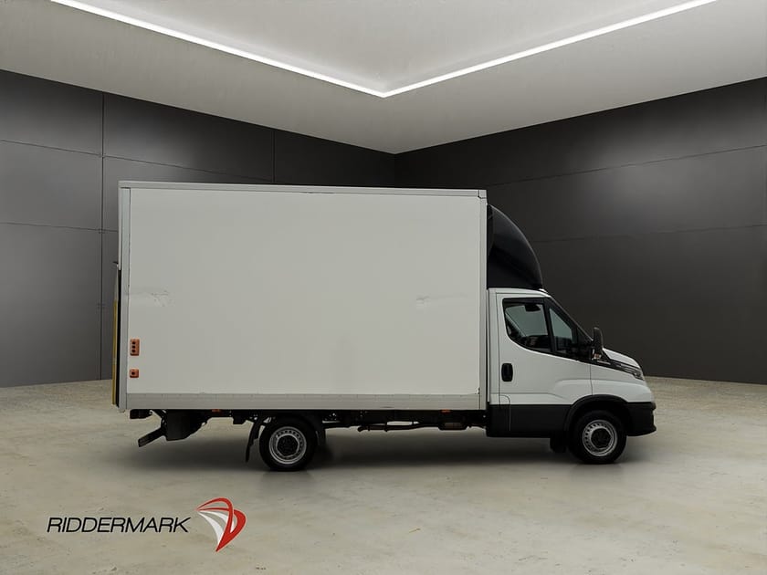 Bild 2 av Iveco Daily 35-160 Chassi Cab 156hk BAKGAVELLYFT Värm 3-Sits Farthållare Moms