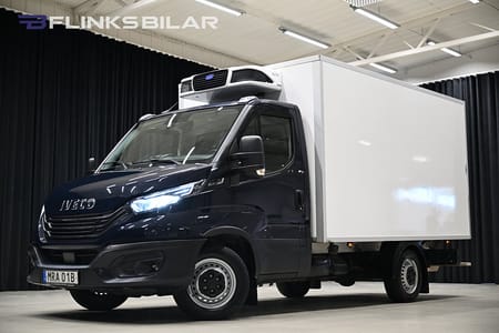 Iveco Daily 35-140 Chassi Cab 136HK Automat|Volymskåp|Kylbil|LED|Nattkyla|Moms|SeUtr!