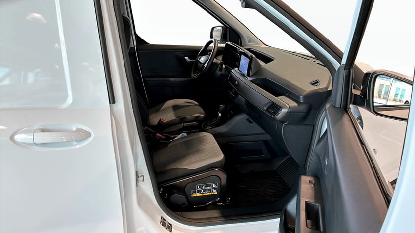 Bild 3 av Ford Transit Courier LIMITED SKÅP 1.0B 125 A FWD